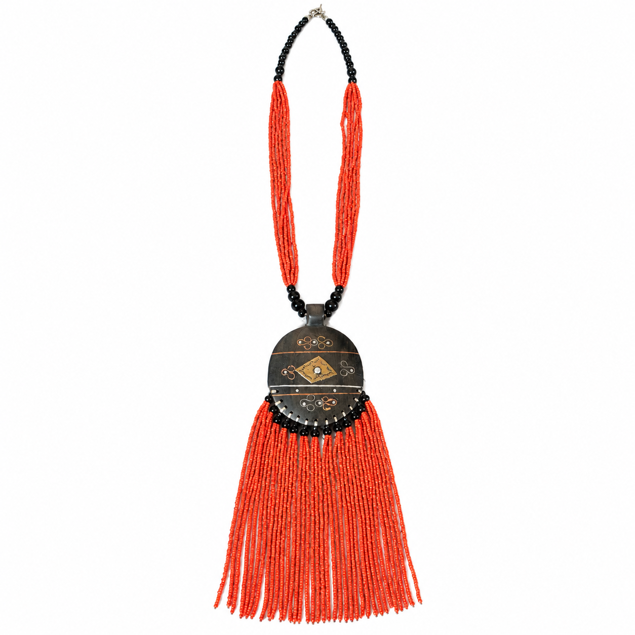 Collier touareg : un bijou artisanal élégant et authentique